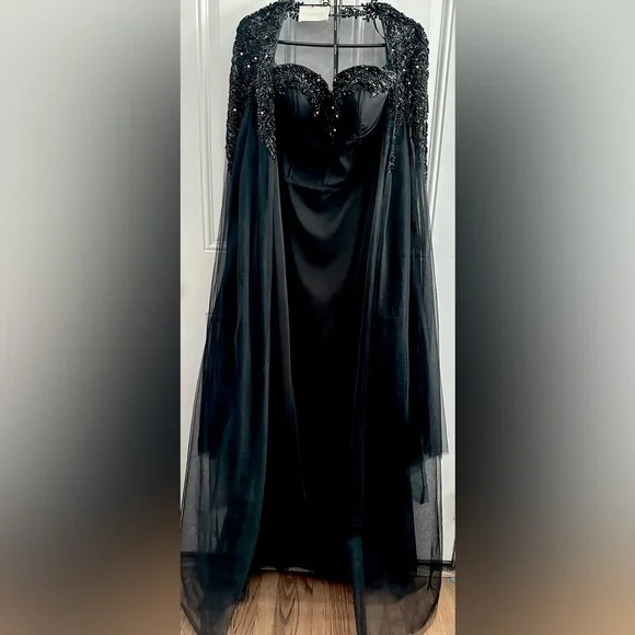 Black Evening gown strapless formal dress with cape for mother of the bride - Picture 3 of 13